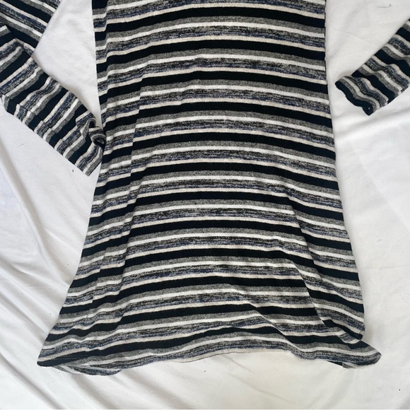 🆕NWTA Black white and grey American eagle soft & sexy plush dress size medium - Picture 2 of 14